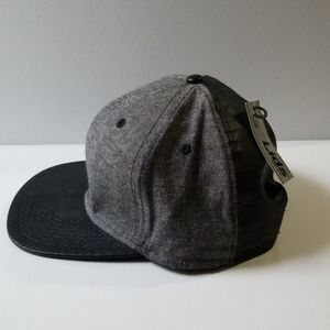 Chambray leather snapback
